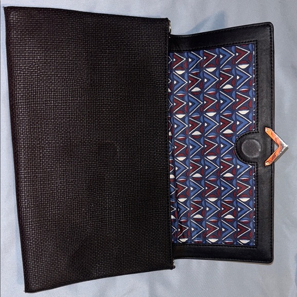 Elegant Black Clutch Bag - Picture 2 of 3